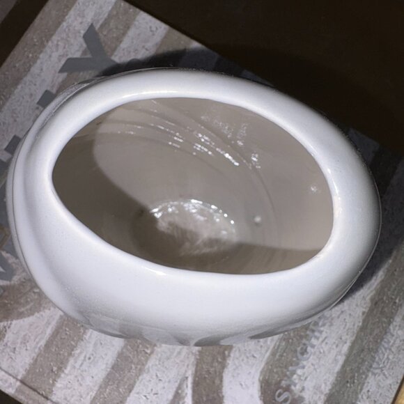 Vintage 80s Mod Light Gray Wave Vase - Picture 4 of 8